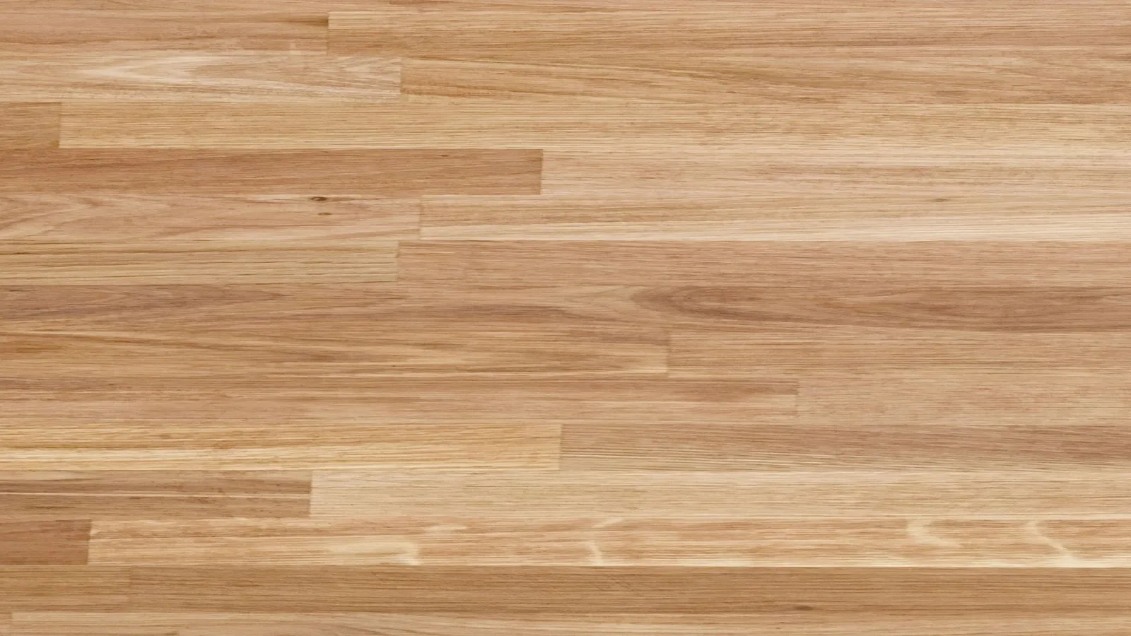 Verklebtes Mehrschichtparkett im Wohnraum